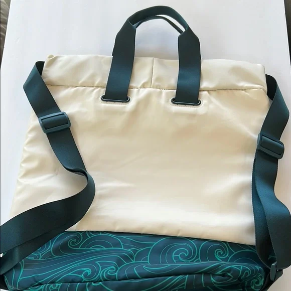 Disney Treasure Maiden Voyage Castaway Club Cream and Green Cooler Backpack - Picture 2 of 7